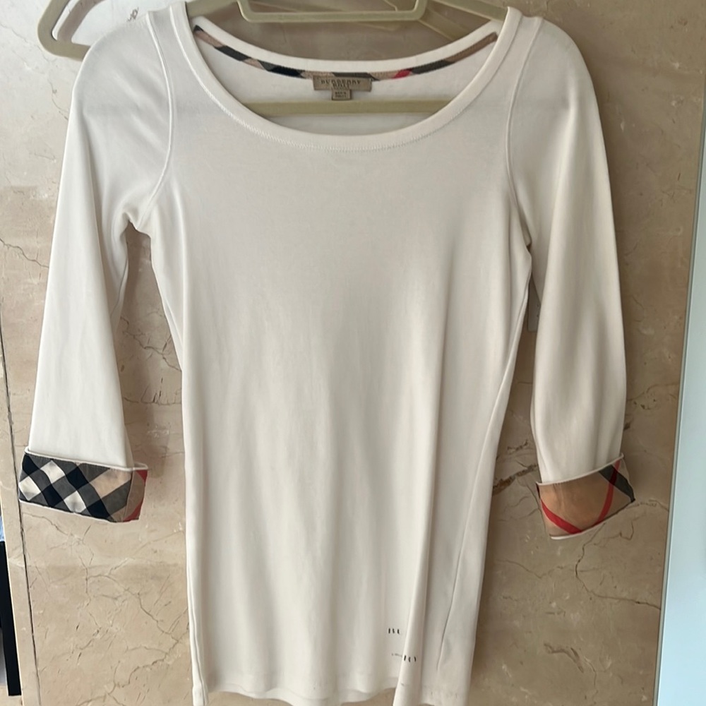 Burberry top!!